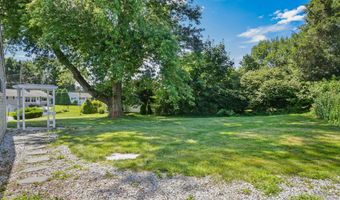 498 Juniper Ln, Cheshire, CT 06410