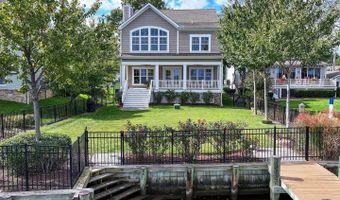 817 RIVERSIDE Dr, Arnold, MD 21012