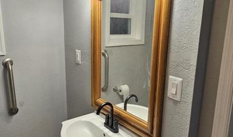 913 6th Ave, Altoona, PA 16602