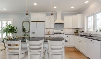 200 Wickford Ct, North Kingstown, RI 02852