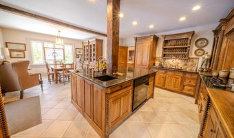 48 Old Searsport Ave, Belfast, ME 04915