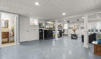 75 Linda Dr, Bridgeport, CT 06606
