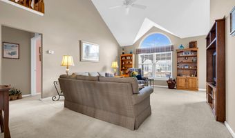 18 Peaksail Dr, Bayville, NJ 08721