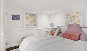 16 Shields St 2, Newport, RI 02840