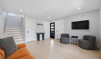 115 9TH St, Beach Haven, NJ 08008