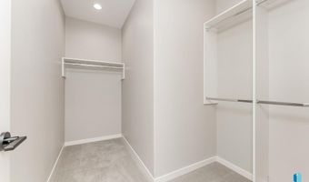 2516 E Chestnut Trl, Brandon, SD 57005