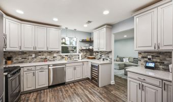 46 Hyer Ct, Aberdeen, NJ 07747