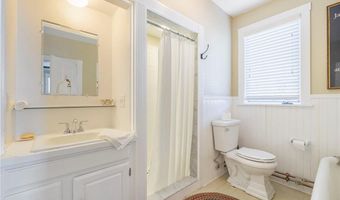 41 Walcott Ave, Jamestown, RI 02835