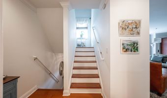 46 Stetson Pl 46, Danbury, CT 06811