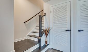 220 Anchor Way 3820, Aberdeen, NJ 07721
