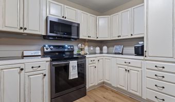 609 Beyer Dr, Bay St. Louis, MS 39520