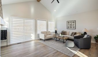 920 Roosevelt St, Polk City, IA 50226