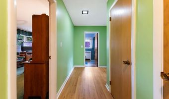 53 Hampton Ave, Auburn, ME 04210