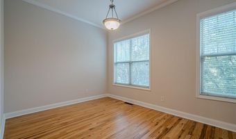 1949 Sterling Oaks Cir NE 13, Atlanta, GA 30319