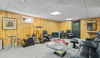 146 Parkwood Dr, Augusta, ME 04330