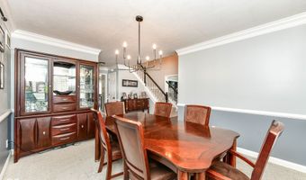 317 Edgewood Pl E, Anderson, IN 46011