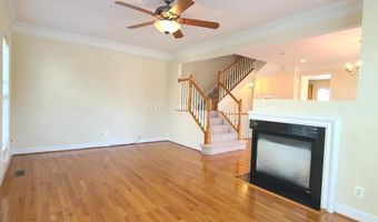 2421 HUNTINGTON PARK Dr, Alexandria, VA 22303