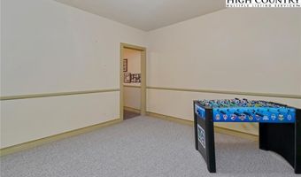430 Crooked Creek Ln, Banner Elk, NC 28604