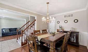 305 Oak Top Ct, Ballwin, MO 63021