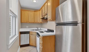 1820 SWANN St NW #303, Washington, DC 20009