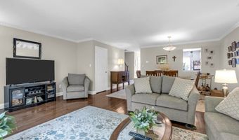 223 Perth Hill Ct, Aberdeen Twp., NJ 07747