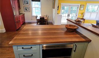 209 Coggeshall Ave, Newport, RI 02840