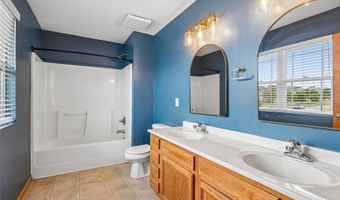 4704 NE Hayes Dr, Ankeny, IA 50021