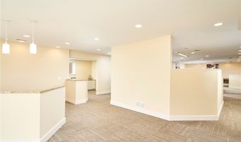 799 White Pond Dr E, Akron, OH 44320