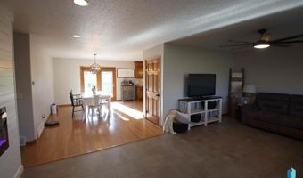 303 N Riverview Rd, Canton, SD 57013