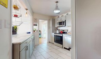 5 Crawford Dr, Bath, ME 04530