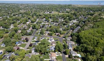 540 Sherman Ave, Belford, NJ 07718