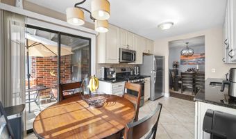 1415 W Partridge Ln 5, Arlington Heights, IL 60004
