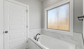 2 Creetown Ln, Bella Vista, AR 72715