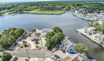 156 Cedar Run Rd, Bayville, NJ 08721