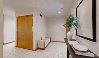 40 Phenix Ridge Dr, Cranston, RI 02921