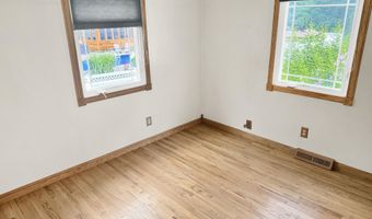 6 Westchester Dr, Albany, NY 12205