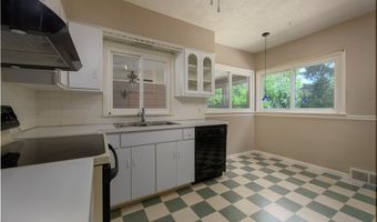 2035 Thornhill Dr, Akron, OH 44313