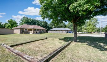 1004 Baretta Ct, Aurora, MO 65605
