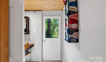23 Springwood Dr, Asheville, NC 28805