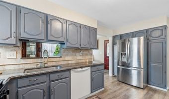 54 Sycamore Dr, Belleville, NJ 07109