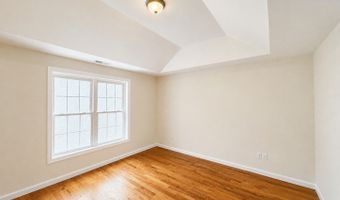 8 Old Oak Dr 8, Brookfield, CT 06804