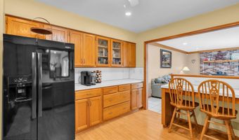 633 Spray Ave, Beachwood, NJ 08722
