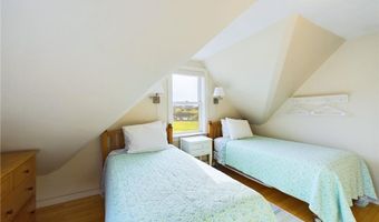 1087 Lakeside Dr, Block Island, RI 02807