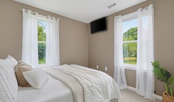 460 Richardson Ave, Attleboro, MA 02703