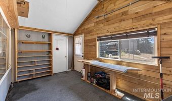 15 Little Donner Dr, Cascade, ID 83611