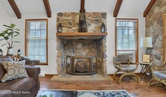 42 Ottomanelli Dr, Albrightsville, PA 18210