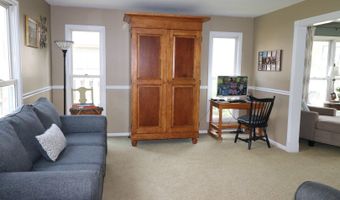 1900 Waverly Ln, Algonquin, IL 60102