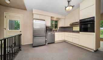 2125 Needham Rd, Ann Arbor, MI 48104