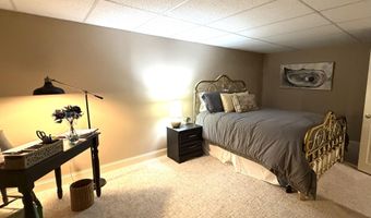 36 Kathryn Ln, Bangor, ME 04401