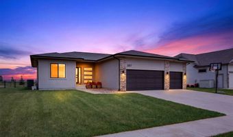 3817 NW Beechwood St, Ankeny, IA 50023